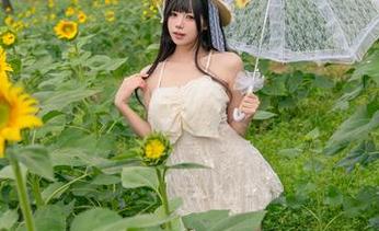 咬一口兔娘学姐的定制写真图片，带你走进她的美丽世界！.txt