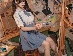 咬一口兔娘水手服全套写真下载，感受她在校园中的甜美与活力.txt