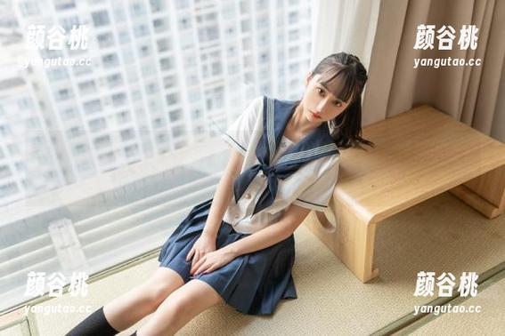 走进喵糖映画，在线浏览黑色制服少女的迷人图片，捕捉每一个动人瞬间.txt