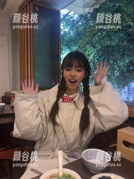 嗲囡囡 - 慕羽茜私房作品大赏，看看这女孩的独特风格！.txt
