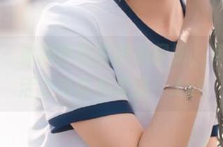嗲囡囡 – 沐娜娜最新自拍图册，尽显青春活力与自然美感！.txt