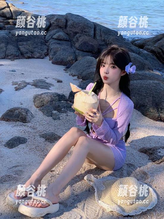 嗲囡囡 - 打开龙女宝宝长腿美图图集，感受她的青春活力与无限魅力.txt
