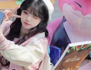 头条女神 – 探索coco的美图世界，免费下载她的眼镜写真作品集！.txt