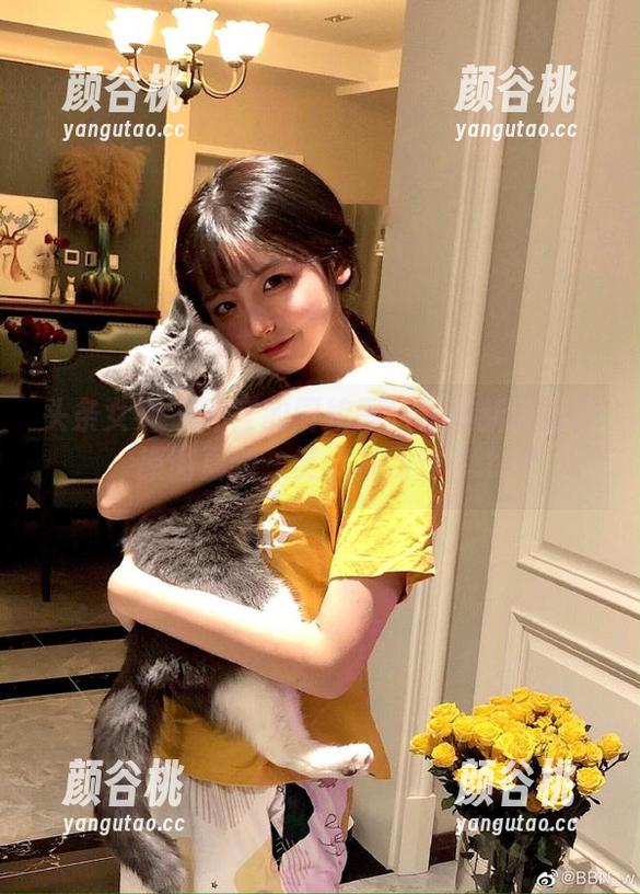 头条女神 - 乔安的厨娘黑纱套集新鲜出炉，原图更新，笑点多到炸！.txt