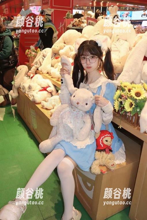 头条女神 - 精选尹菲体操服系列套图，感受她与运动的亲密互动.txt