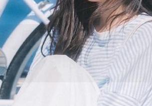 头条女神 – 原图大公开！李思彤甜心写真的分享，带你领略她的独特魅力.txt