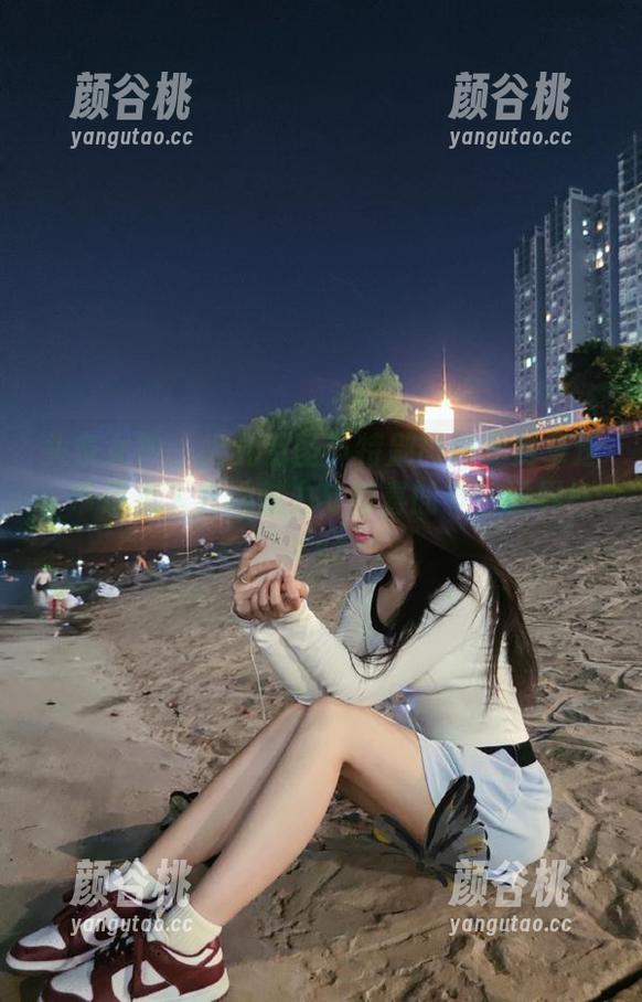 头条女神 - 火儿万圣节特别图册免费奉送，带您走入充满魅力与惊喜的节日世界！.txt
