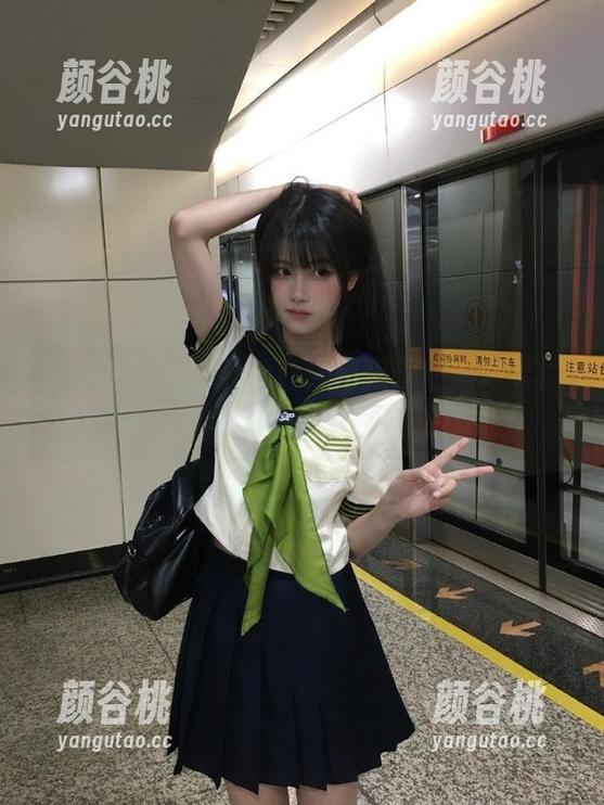 头条女神 - 轻盈舞动：萌琪琪短裙写真图片合集，散发青春的无限魅力.txt