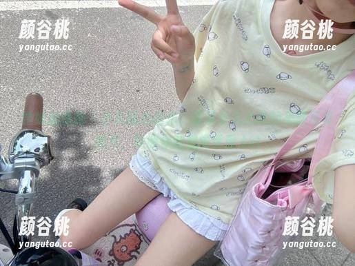 学妹加速跑 - 小云精心创作，展示令人心动的美腿写真图片，唤醒你的视觉享受.txt