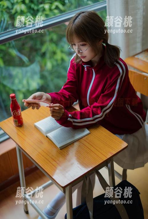 不容错过的小仓千代w毒蛇泳装美图下载，尽享热辣风情！.txt
