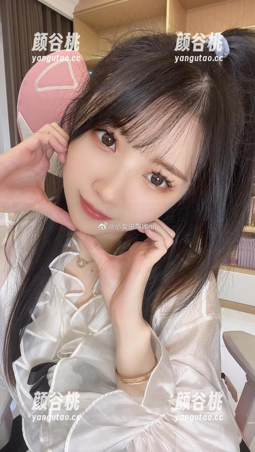 唯美瞬间：小女巫露娜幻阙歌图集及精选资源一览.txt