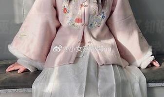 小女巫露娜老师上课了，浓缩了知识和美感——原图合集，带你领略她的教学与魅力.txt