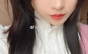 抢先体验！小女巫露娜最新水手服写真资源火热发布，快来感受她的魅力吧！.txt