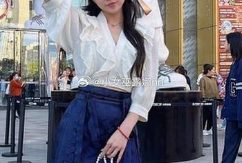 领略小女巫露娜不知火舞之美：超实用精致写真美图合集.txt