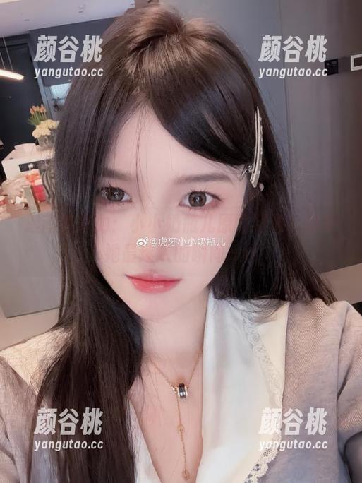迦南的魅力：小小奶瓶儿原图精选，记录她最迷人的瞬间.txt