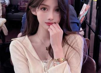 探索可爱风格！最新小小奶瓶儿双马尾制服师生剧情加长版套图精彩呈现！.txt