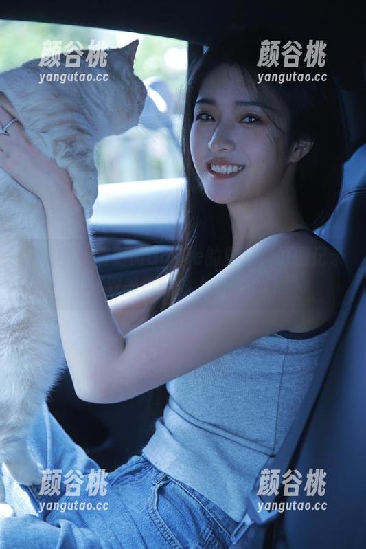 尤果网 - 跟随Maggie的脚步，原图记录那双美脚的动人瞬间.txt