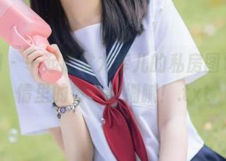 尤果网 – 一起欣赏尤菲儿的私房图包，剧情里的每一丝细腻！.txt