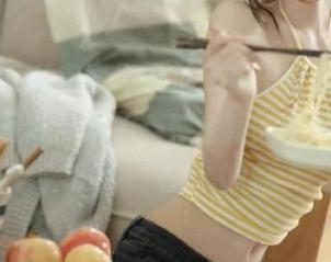 尤果网 – 私房职场风范尽在王莹原图中，职业装写真带来了一种全新的时尚灵感，值得一看！.txt