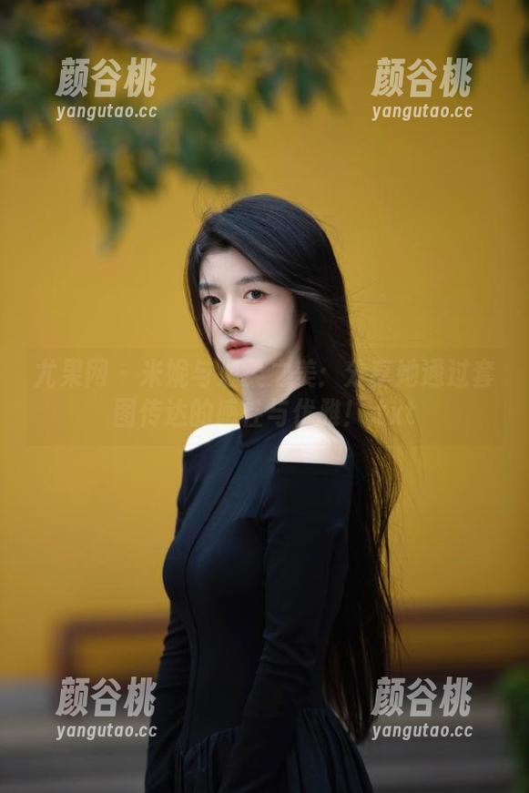 尤果网 - 米妮与温柔之美：分享她通过套图传达的感性与优雅！.txt