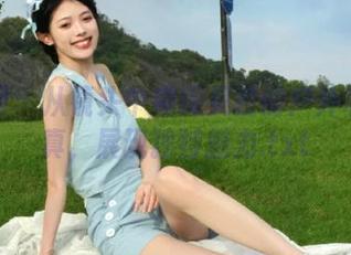 尤果网 – 从镜头中窥探贝拉的户外私拍写真，展现独特魅力.txt