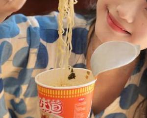 尤果网 – 金禹熙学姐的图片合集：她的美让我怀疑人生，真是个反转剧！.txt