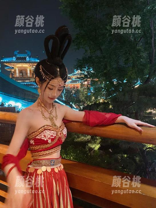 尤果网 - 顾欣怡女仆写真原图，捕捉每一丝温柔与梦幻的视觉盛宴.txt