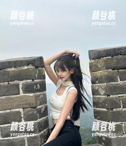 尤蜜荟 - 迷人Mila豆嘟嘟的女仆套图合集，带你沉浸在温暖与梦幻的视觉享受中！.txt