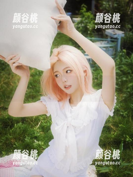 尤蜜荟 - 身临其境的不柠bling泳衣高清套图，感受海浪轻拍的清爽.txt