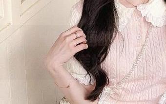 尤蜜荟 – 探索是小逗逗的定制写真魅力，与女友共创美好记忆.txt