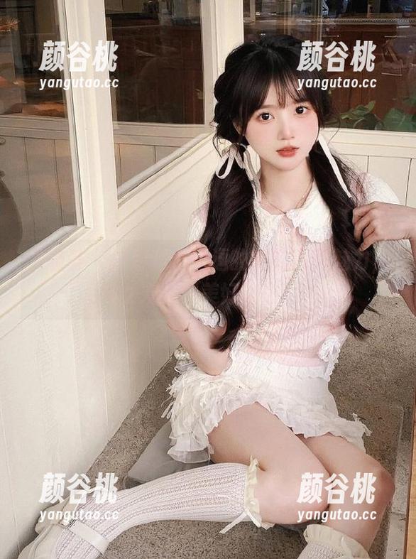尤蜜荟-是小逗逗 尤蜜荟 - 探索是小逗逗的定制写真魅力,与女友共创美好记忆.txt