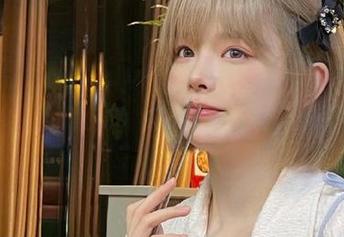 尤蜜荟 – 樱小白baby瑜伽秀：免费作品宣告，‘就地躺’也是一门高深的技巧！.txt