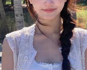 尤蜜荟 – 清新典雅的筱慧icon短裙写真图集，释放缤纷夏日的无限魅力！.txt