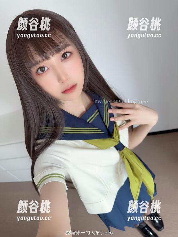 捕捉每一瞬，布丁大法定制连体白丝图集让心灵震撼.txt
