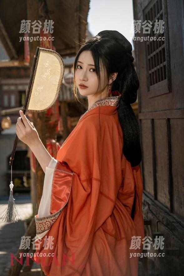 年年Nnian最新夏日精灵作品分享，带来清新视觉盛宴，让你尽情感受夏日的浪漫气息。.txt