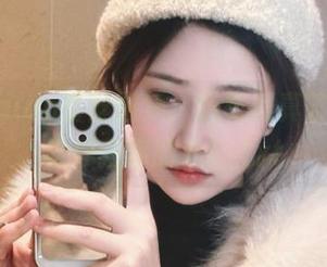 年年Nnian蕾丝图集：玩转写真艺术，轻松俘获你的心！.txt