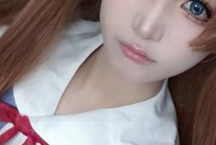跨次元的萌动：幼爱youmeko崩坏3爱莉希雅女仆装写真套图，带你领略最具魅力的少女气息！.txt