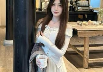 微密圈 – 张思允nice全新写真来袭，最新“烈焰玫瑰房车”图片让你心动不已！.txt