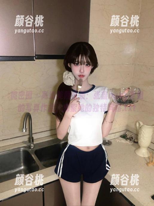 微密圈 - 高清美照来袭：张鑫baby学姐的写真作品，探索她的独特风格.txt