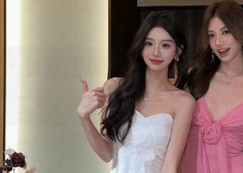 微密圈 – 徐莉芝居家写真展现生活中的每一刻，细腻套图合集.txt