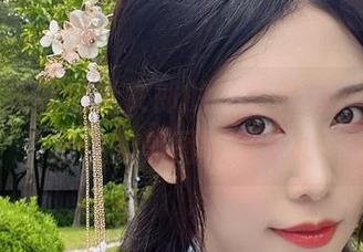 领略抖娘利世兔女郎的独特魅力，下载超好看的美图收藏.txt