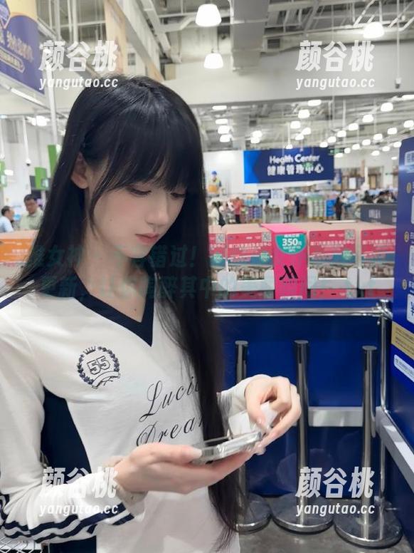 推女神 - 不容错过！谢忱倬女仆系列写真更新，让你陶醉其中的美丽瞬间！.txt
