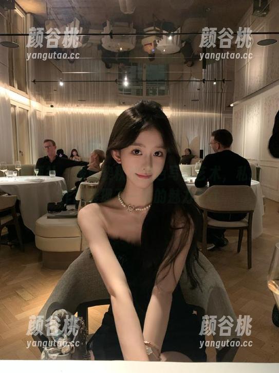 星颜社 - 探索黎秋秋黑色写真艺术，私拍作品展现不一样的魅力.txt