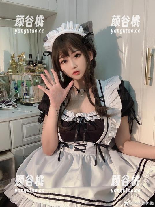 不可错过的更新！是依酱呀黑桃A新图片，快来感受她的风采！.txt