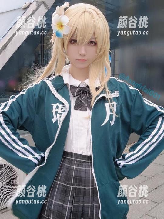 探索朝雾爱与魔女姐姐的精彩合集，分享她的奇幻写真之旅！.txt
