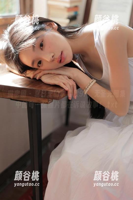 微密圈 - 夏日里的李嘉欣97，无圣光图集中的每一张照片都在诉说故事！.txt
