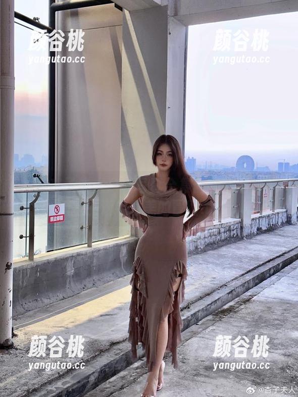 发现杏子夫人户外写真合集：极致图片捕捉生活中最美的冒险.txt
