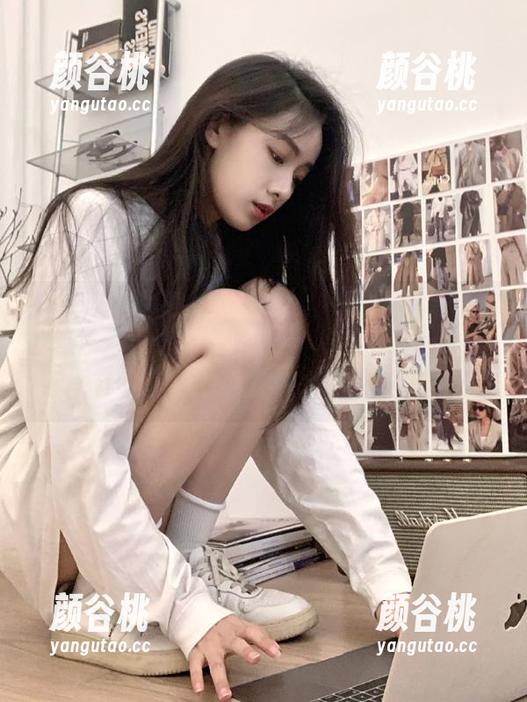 微密圈 - 果儿Victoria带你领略无圣光的红底高跟图集，偶尔丢掉小清新，来点不一样的！.txt
