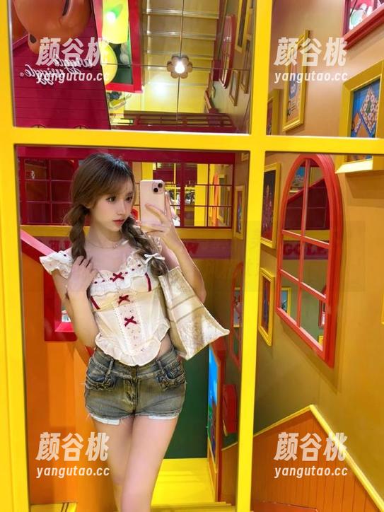 果团网 - 周大萌女王写真：美图记录下的独特魅力与风格.txt