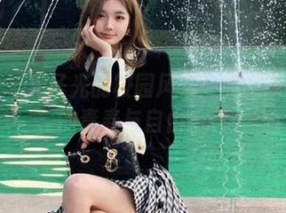 果团网 – 无圣光的校园风景：莫雅琪美图中的青春与自由.txt